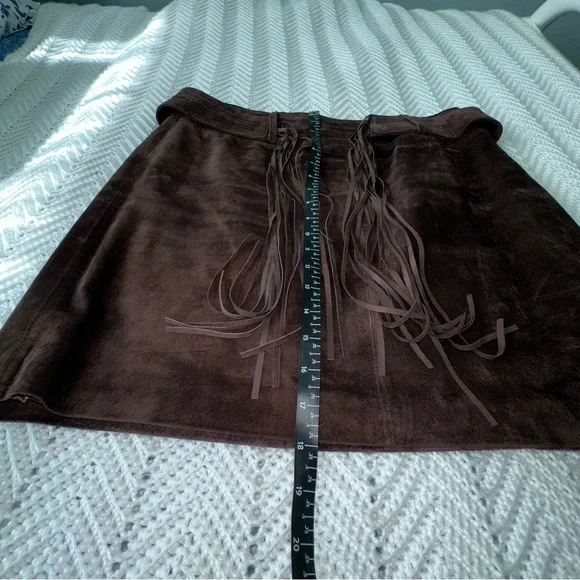 INC chocolate brown Y2K suede skirt with fringe belt-size 12 - Picture 8 of 8